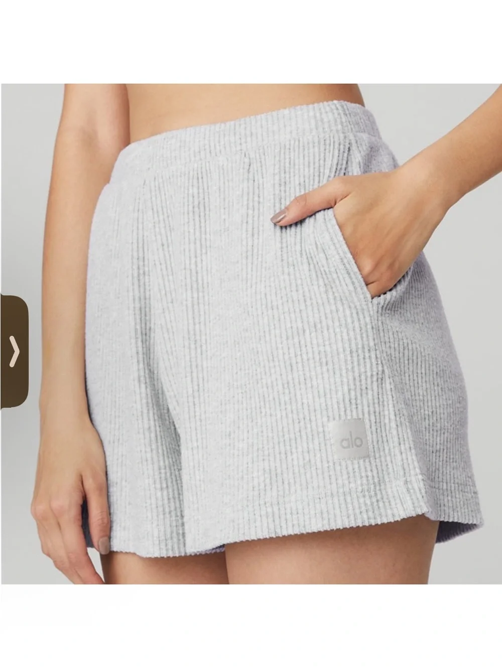Alo Yoga Mid Rise Muse Shorts Athletic Heather Grey Sz S 4-6 W6217R